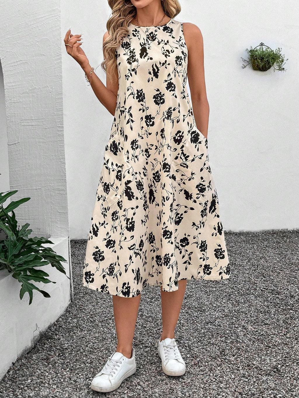 Round Neck Sleeveless Flared Hem Retro Floral Print Casual Elegant Midi Dress